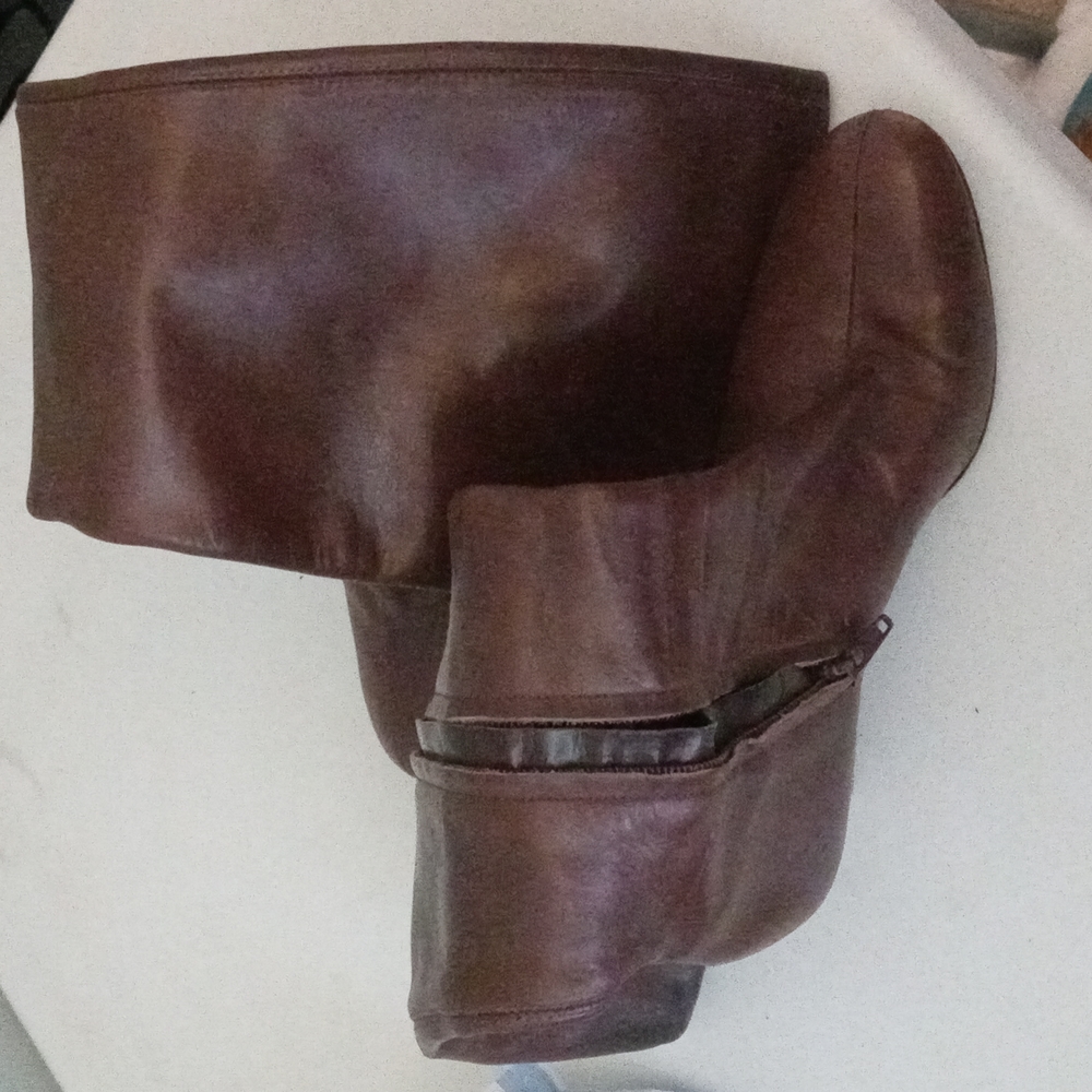 Leather boots - Picture 2 of 2